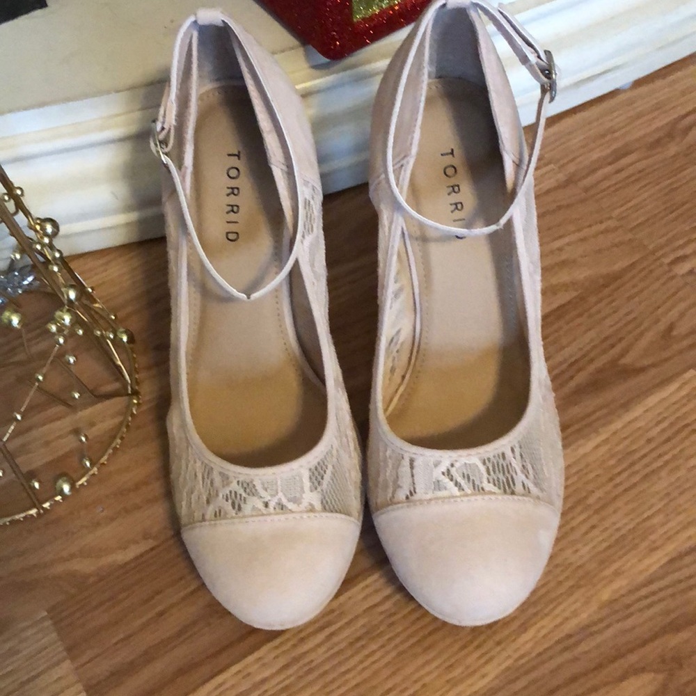 Pink Lace Wedges Torrid NWT